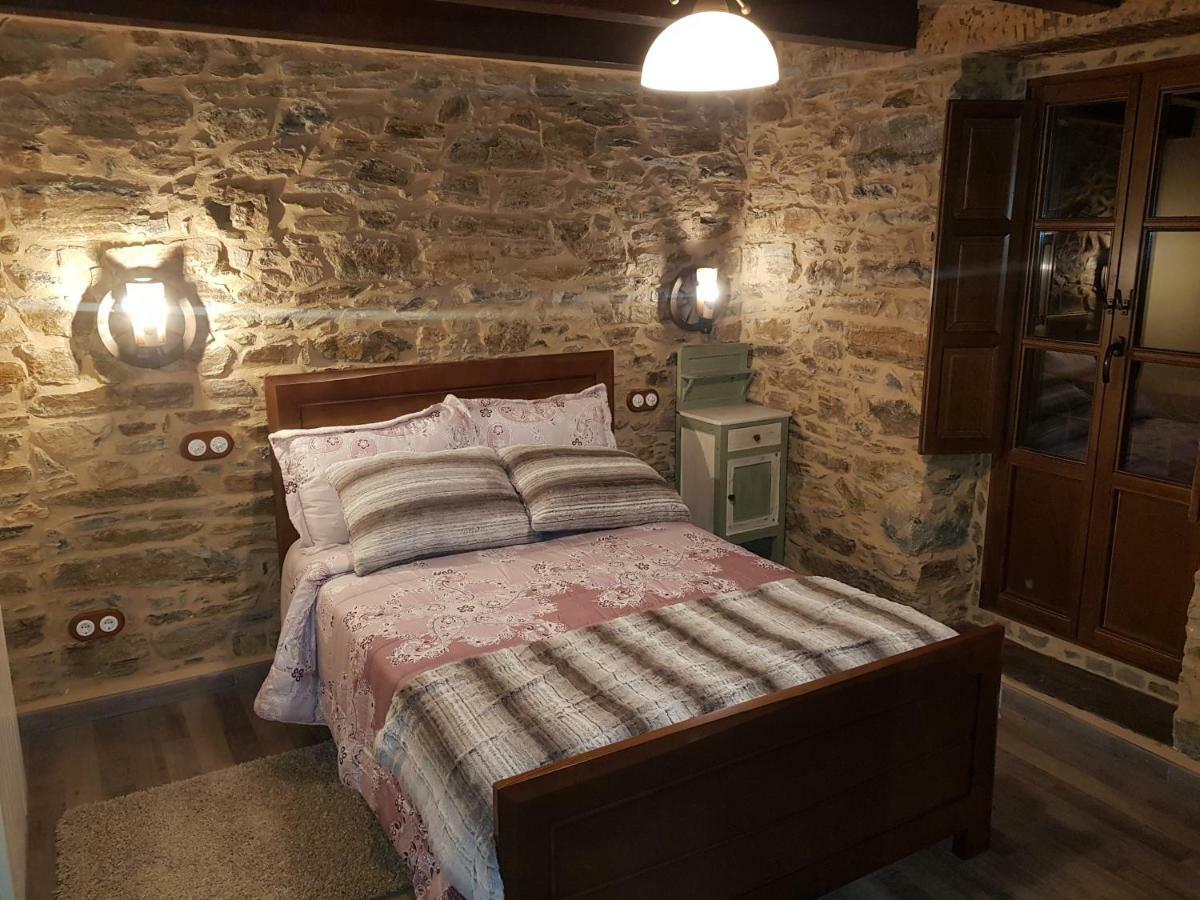 Apartamentos Rurales Casa Carmen Pola De Allande Ngoại thất bức ảnh